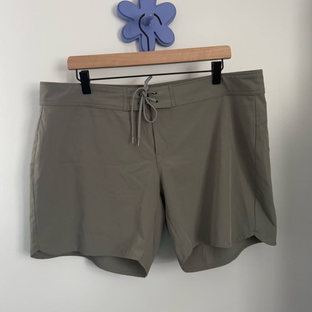 Carve Designs 14‎ Noosa Board Shorts Moss Green Relaxed Fit 6”
